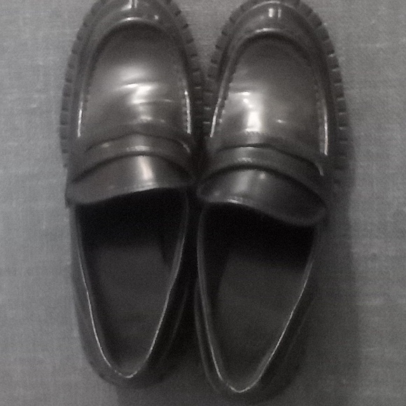 Black block heels h&m shoes perfect for the office or to an event - Picture 3 of 6